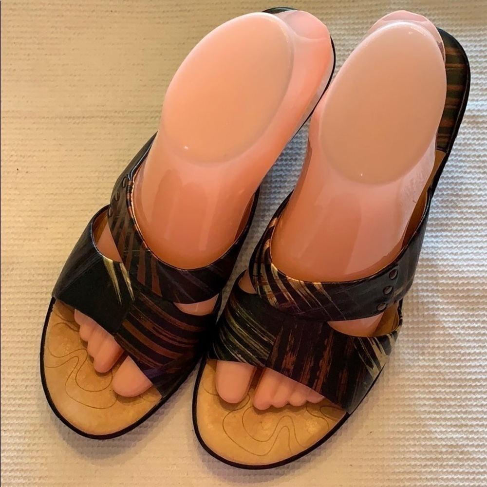 Sofft Brand black&multi color transition sandal 8.5